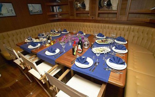 kairos yacht club restaurant